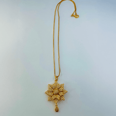GOLD FLORAL NECKLACE