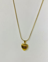 GOLDEN HEART NECKLACE