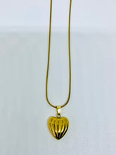 GOLDEN HEART NECKLACE