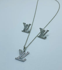 LV LOCKET SET