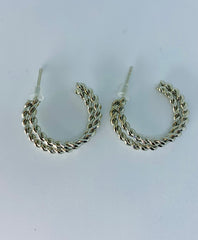 TWISTED DOUBLE ROW HOOPS
