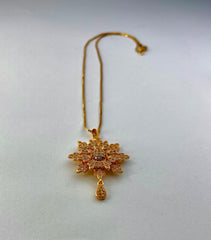 GOLD FLORAL NECKLACE