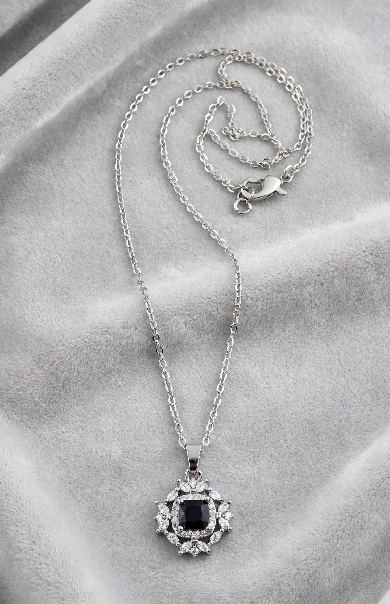 DIAMOND BLOSSOM NECKLACE