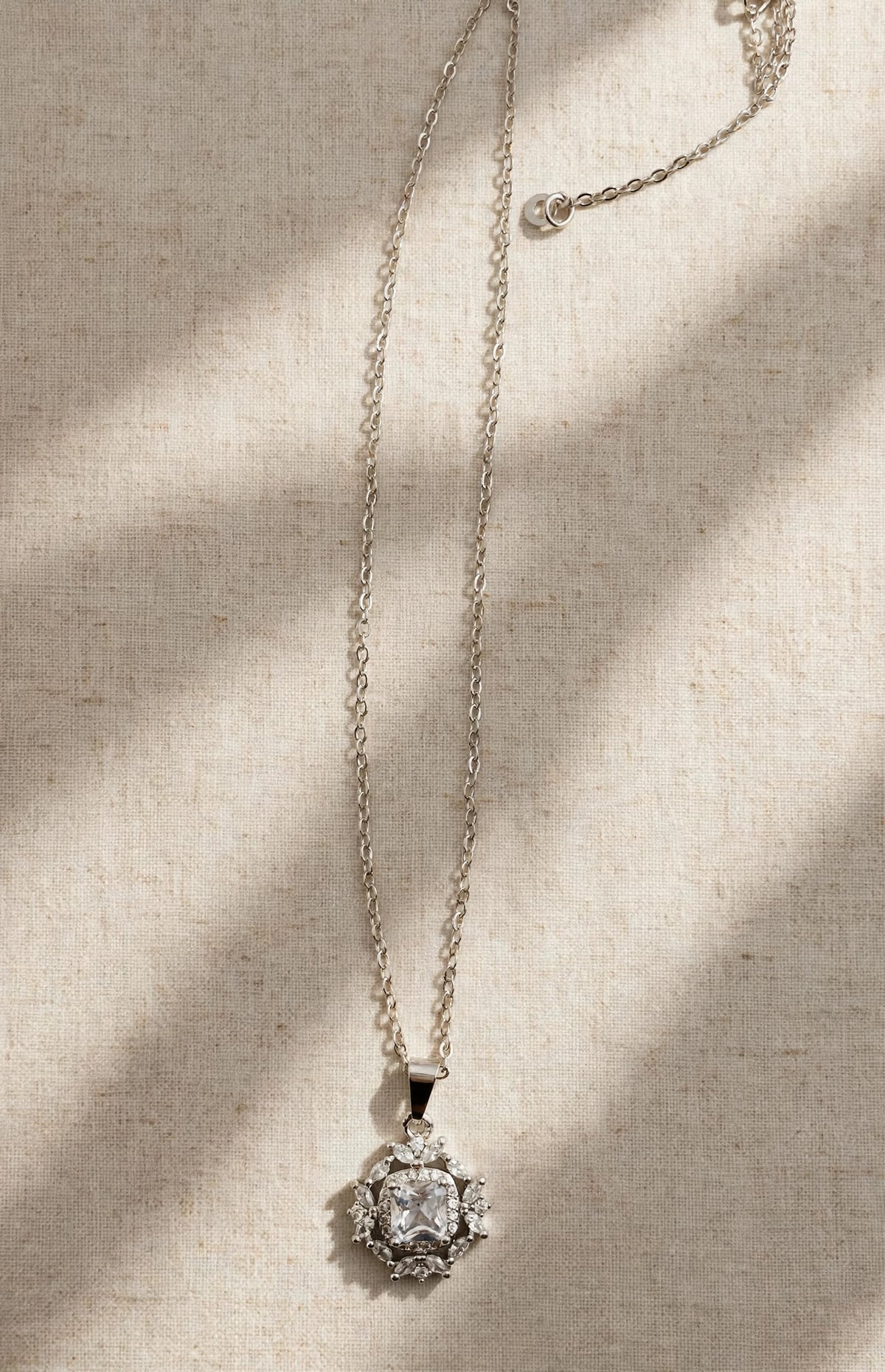 DIAMOND BLOSSOM NECKLACE