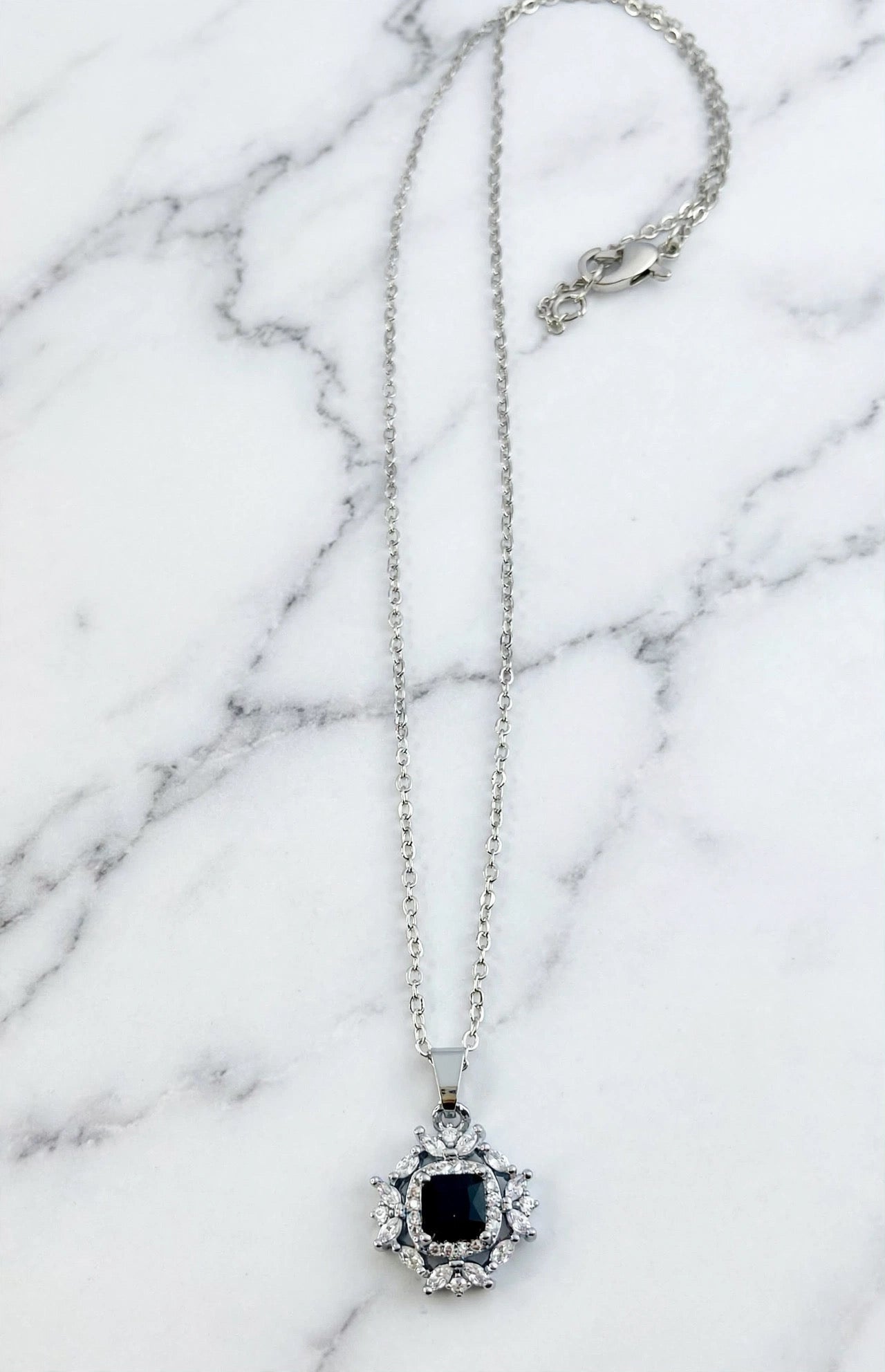 DIAMOND BLOSSOM NECKLACE