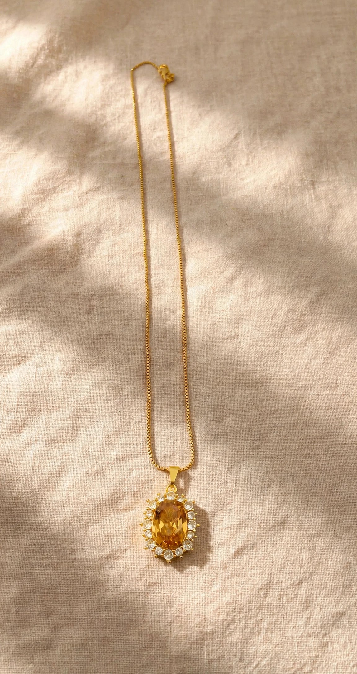 SAPPHIRE CROWN NECKLACE