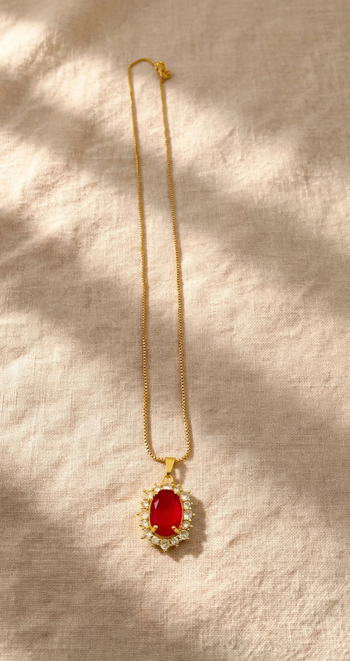 SAPPHIRE CROWN NECKLACE