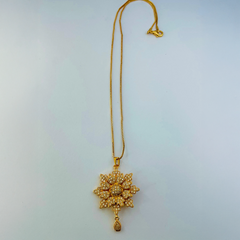 GOLD FLORAL NECKLACE