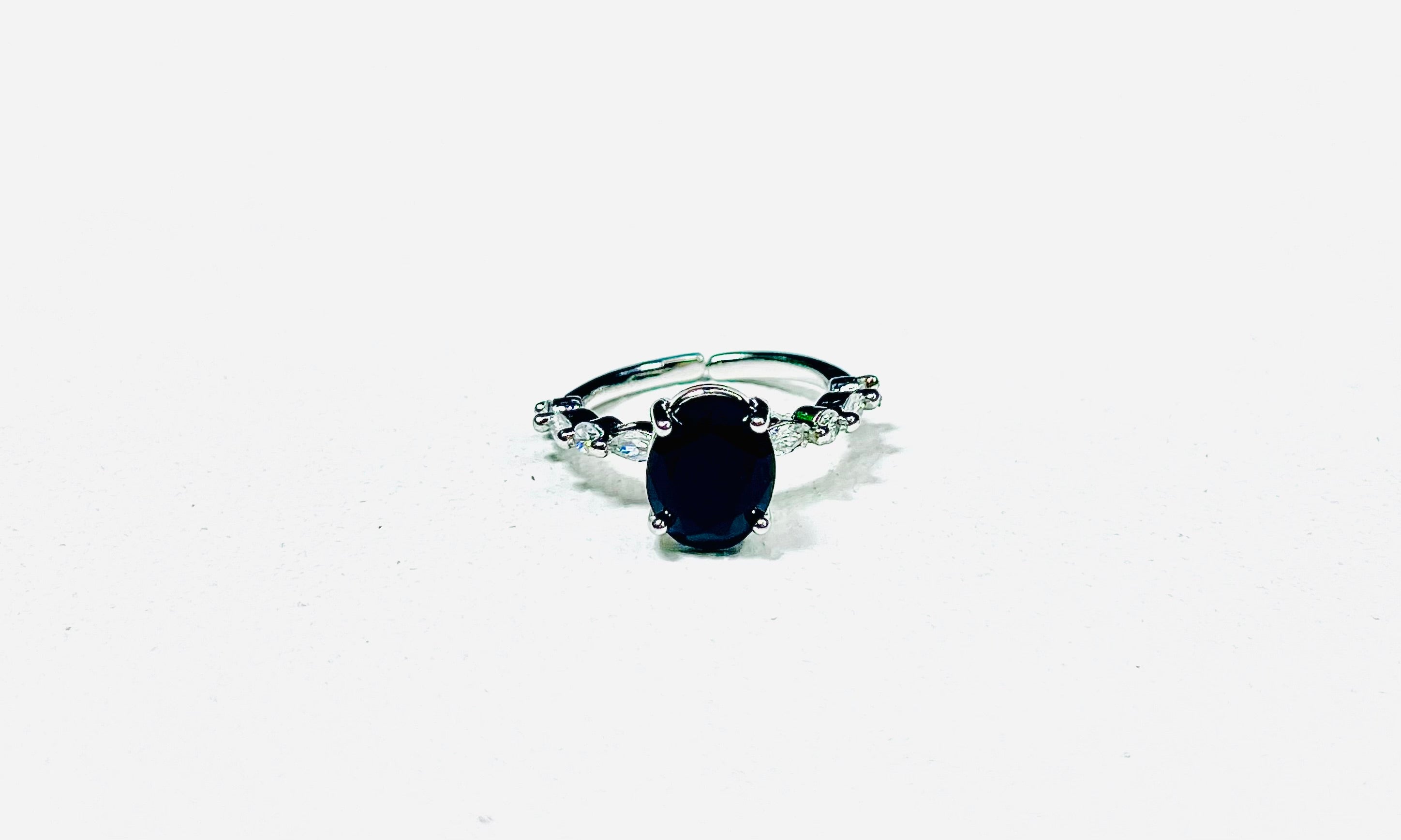 OVAL STONE RING