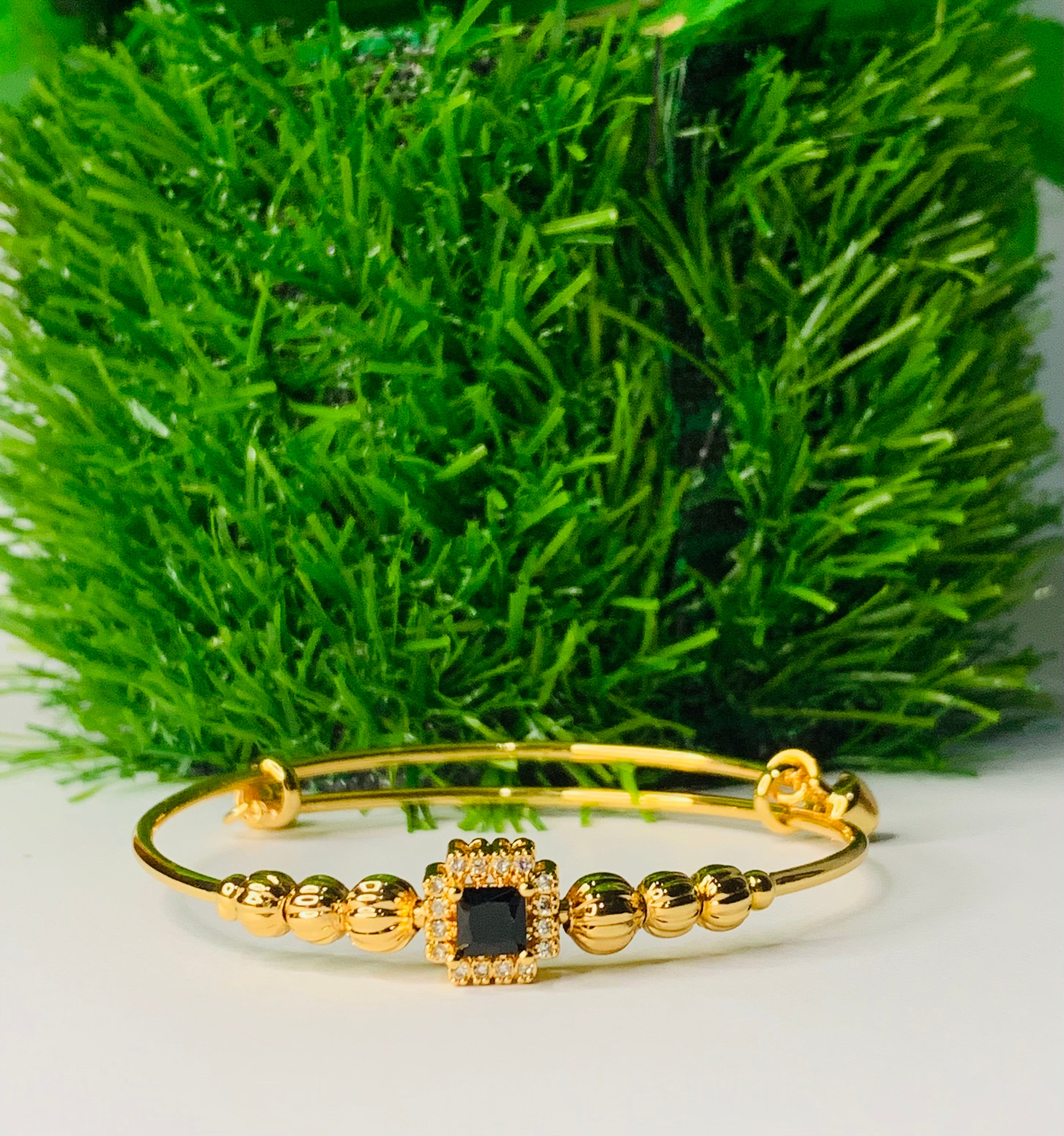BRIGHT BLOOM BANGLE