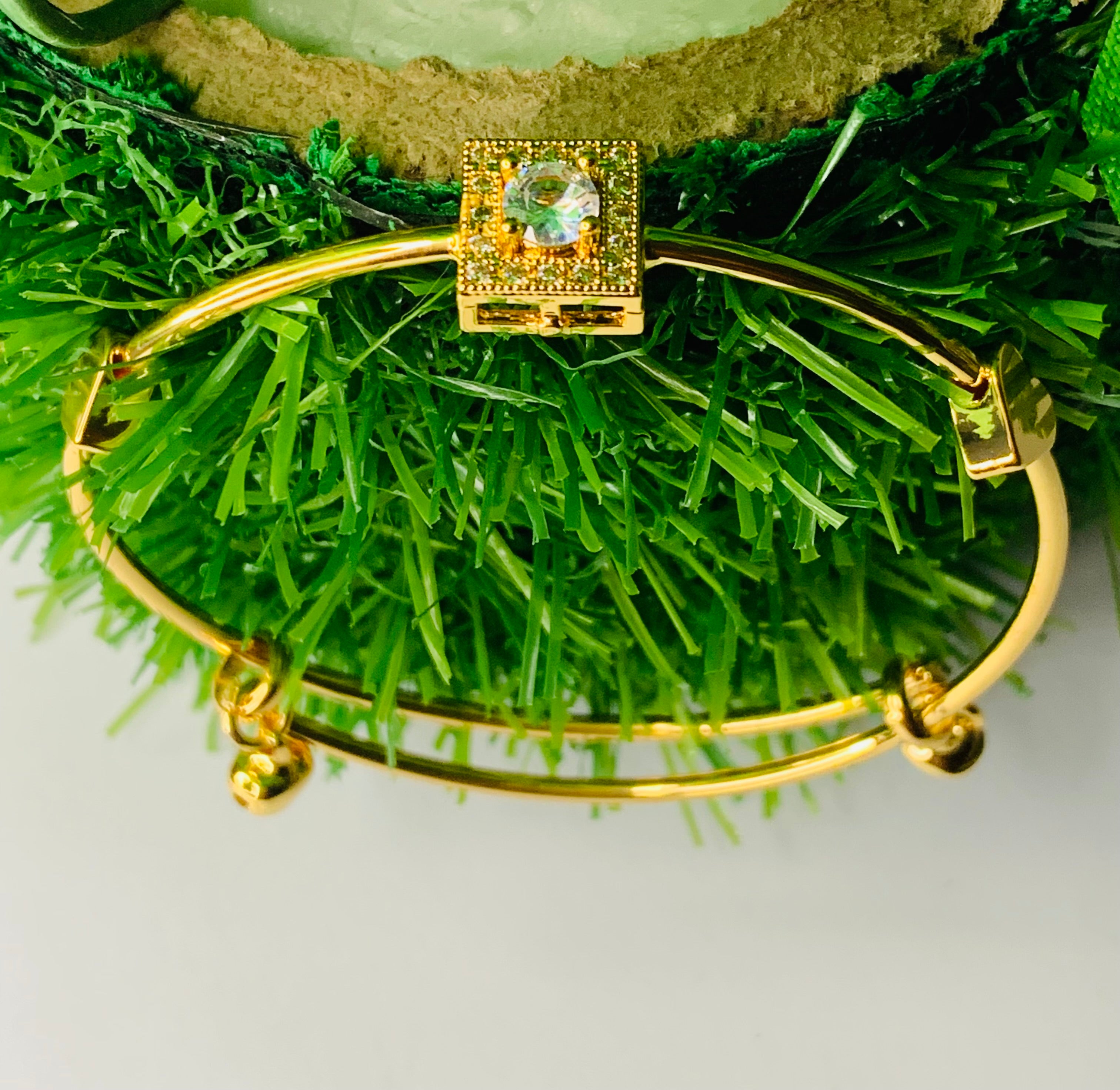 BRIGHT BLOOM BANGLE