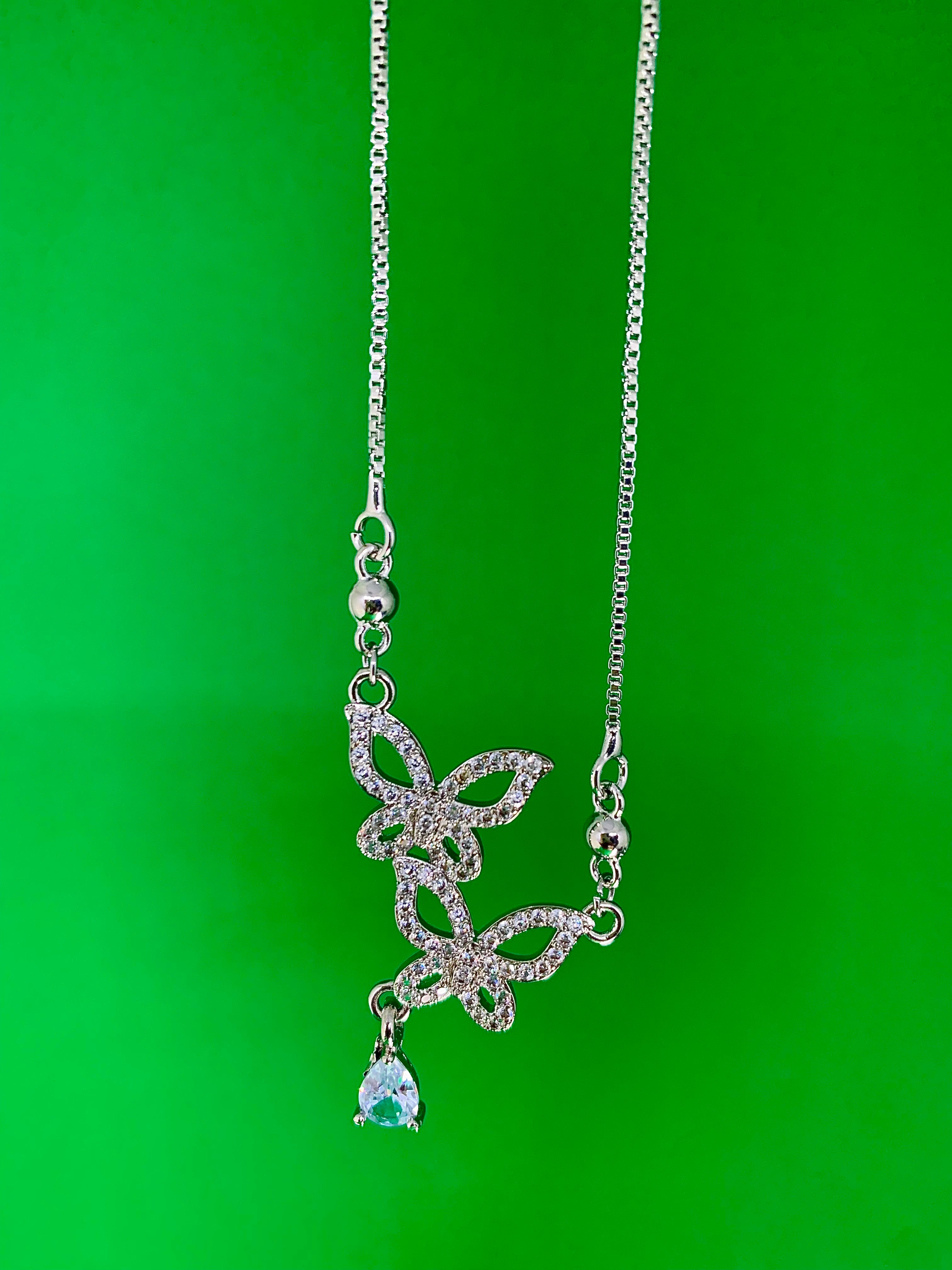 LUMINOUS BUTTERFLY NECKLACE