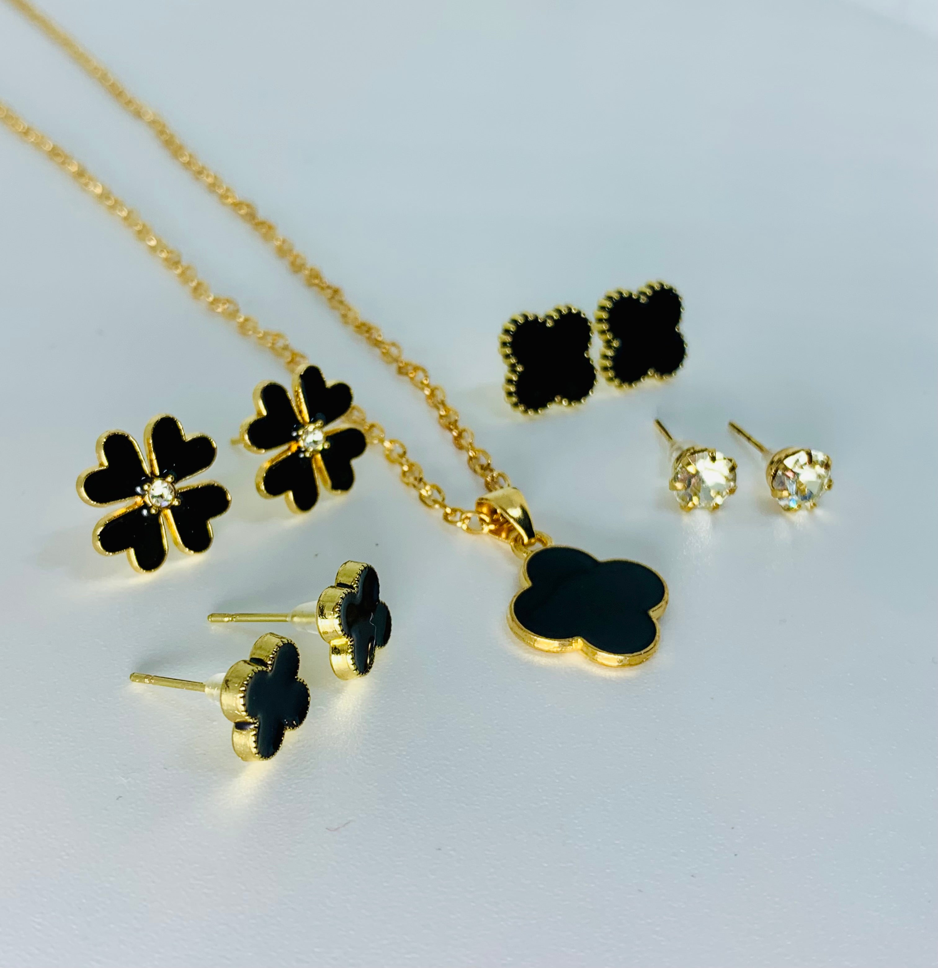 Locket, Earrings Clover Set