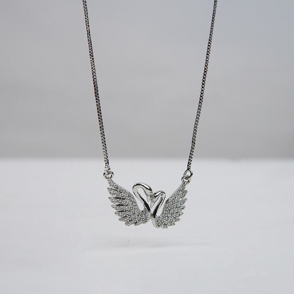 SWAN NECKLACE