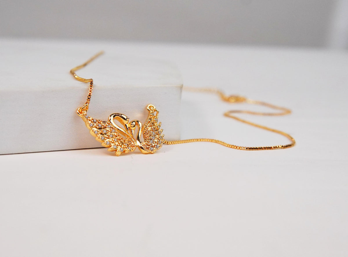 SWAN NECKLACE
