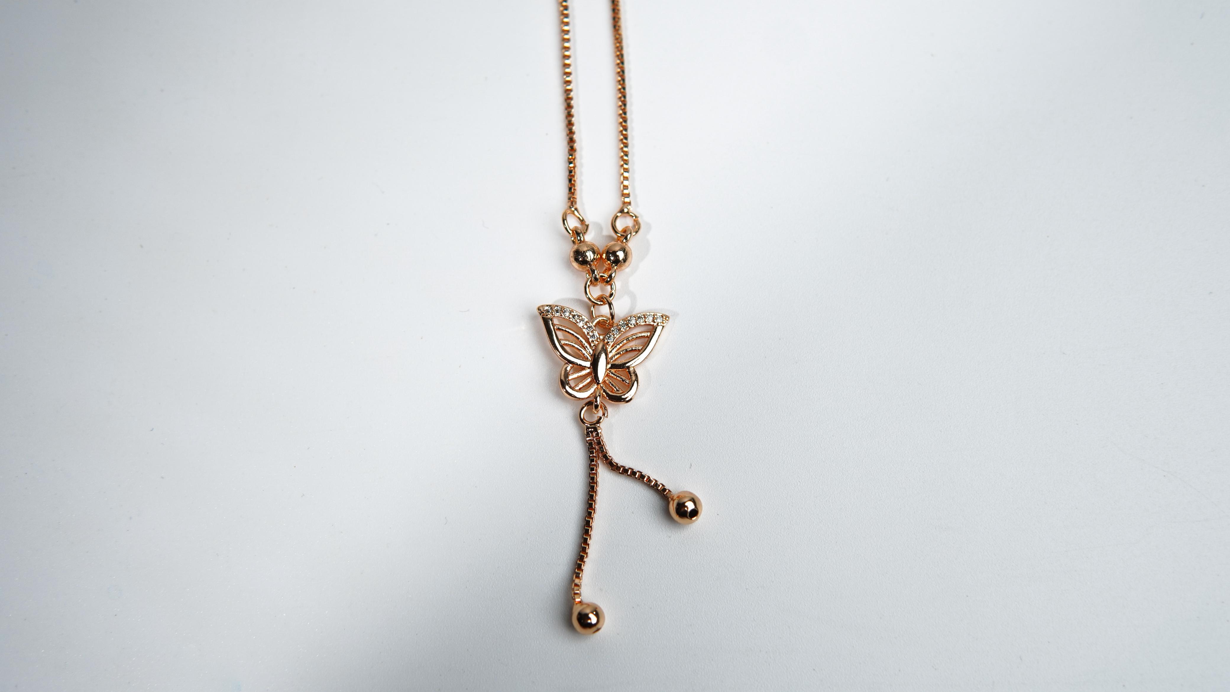 GOLDEN BUTTERFLY NECKLACE