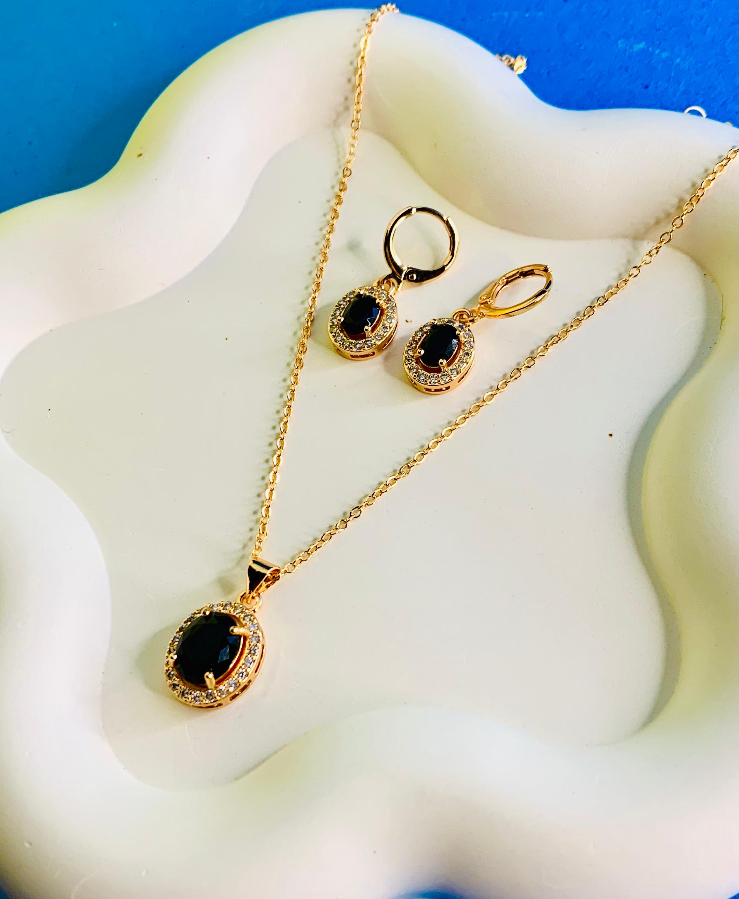 RUBY CIRCLE NECKLACE SET