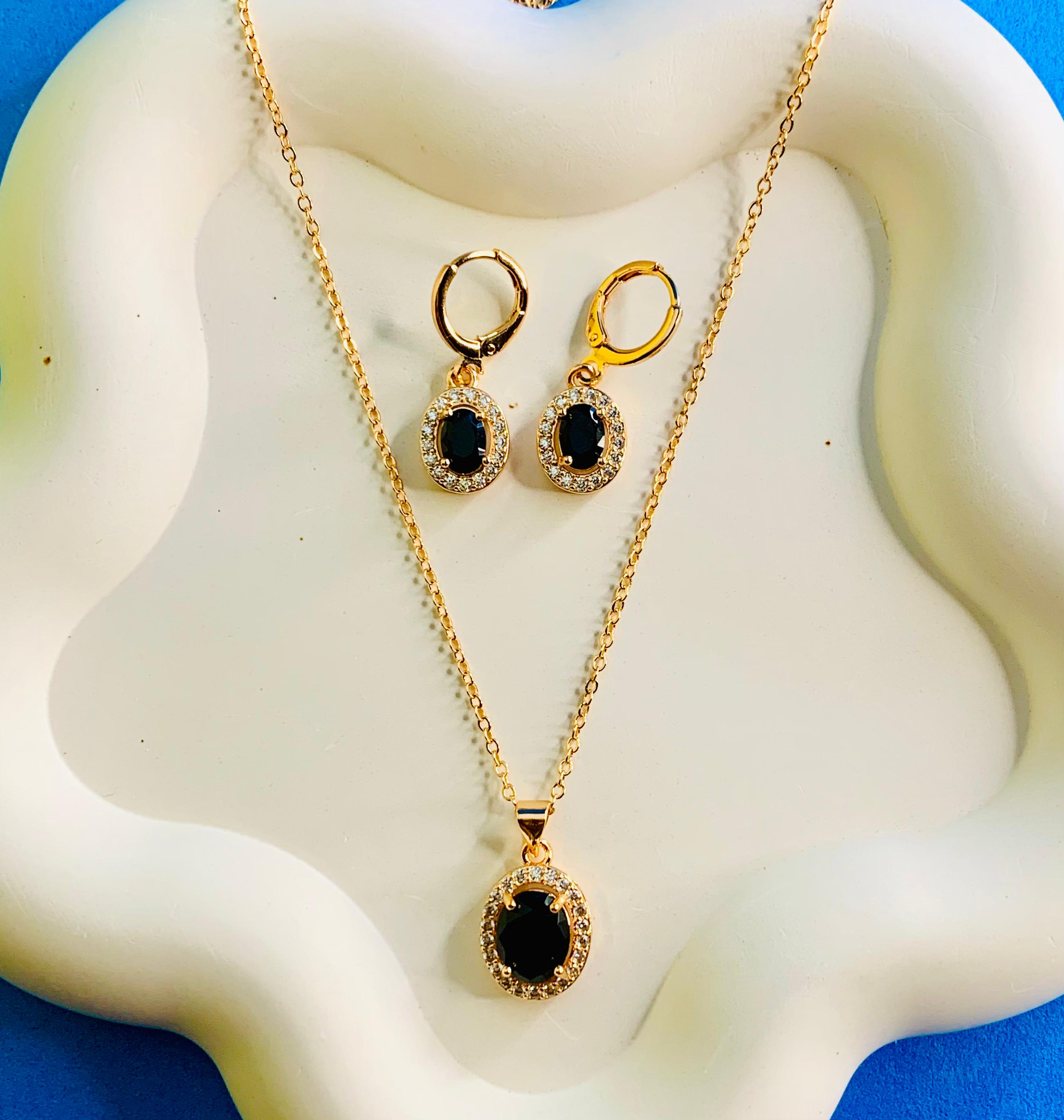 RUBY CIRCLE NECKLACE SET