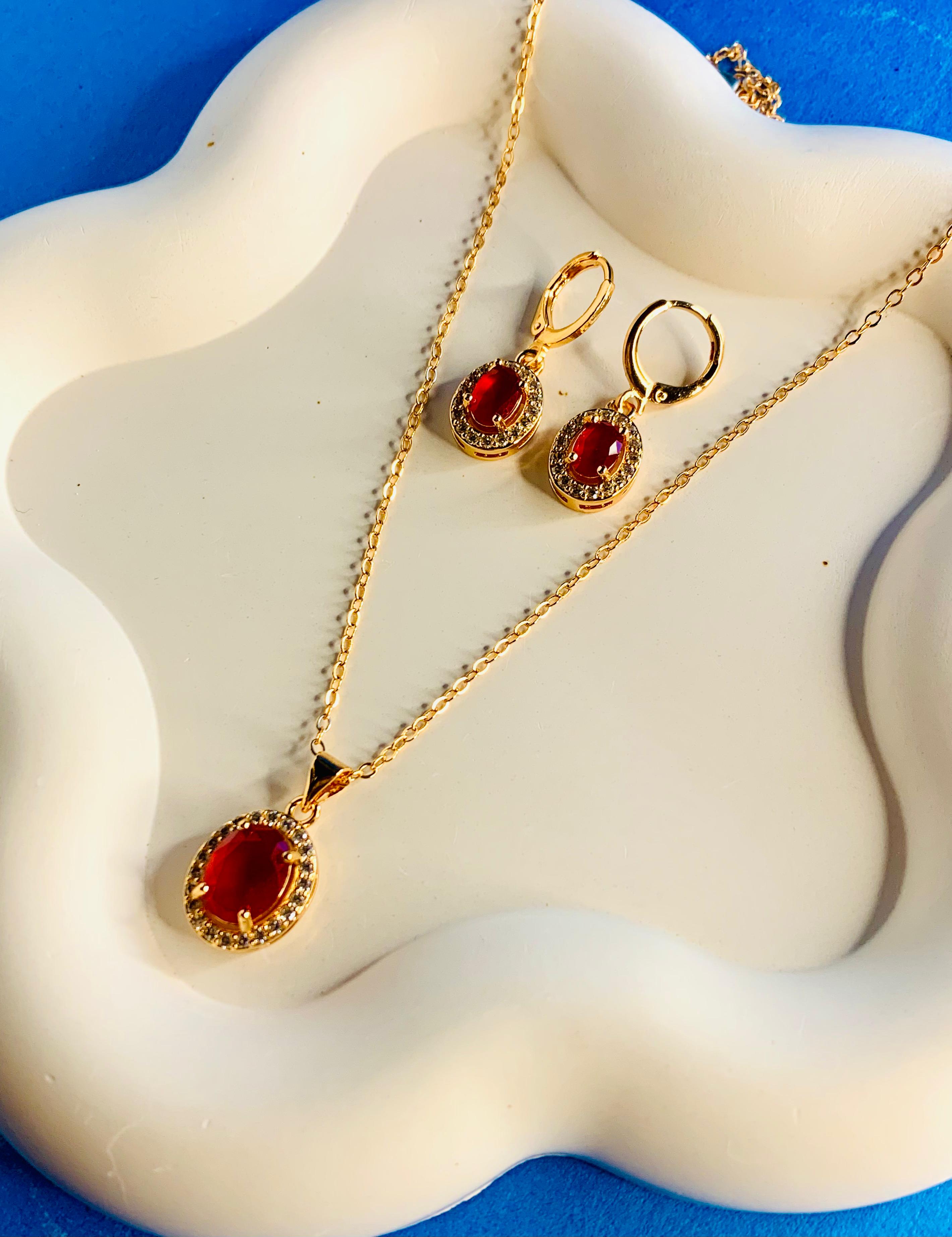 RUBY CIRCLE NECKLACE SET